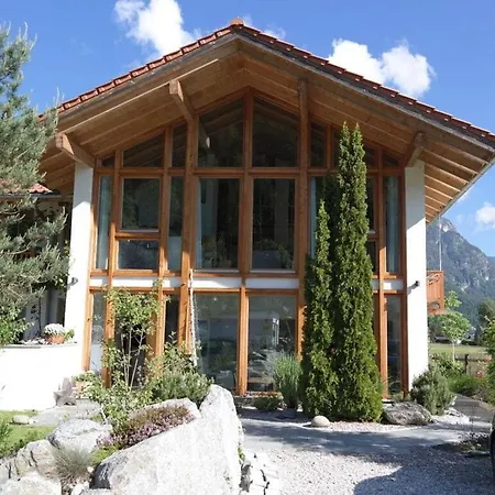 Holiday Crystal Hut Apartamento